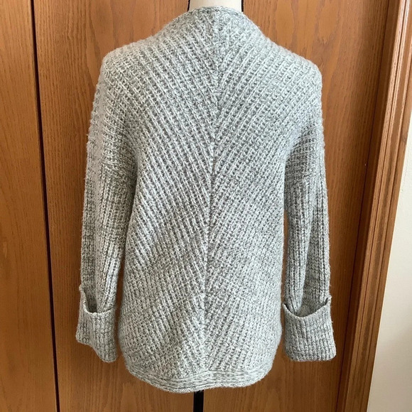 Rue Stiic Grey V-Neck Textured Sweater Sz-S - Picture 5 of 7